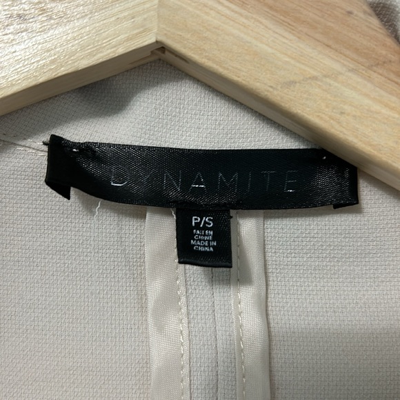 Lightweight Flowy Beige/White Blazer - Picture 2 of 7